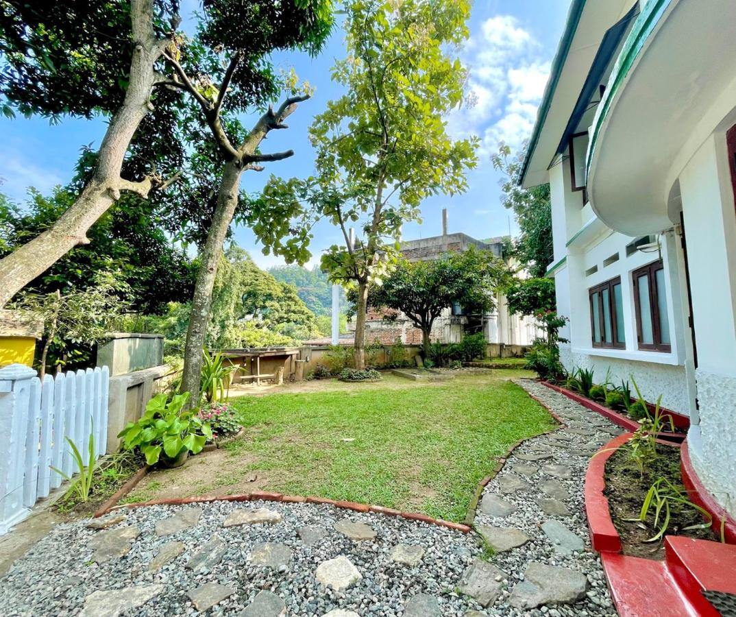 Kandy Boutique Villa By Fortuna Bungalows Exterior photo