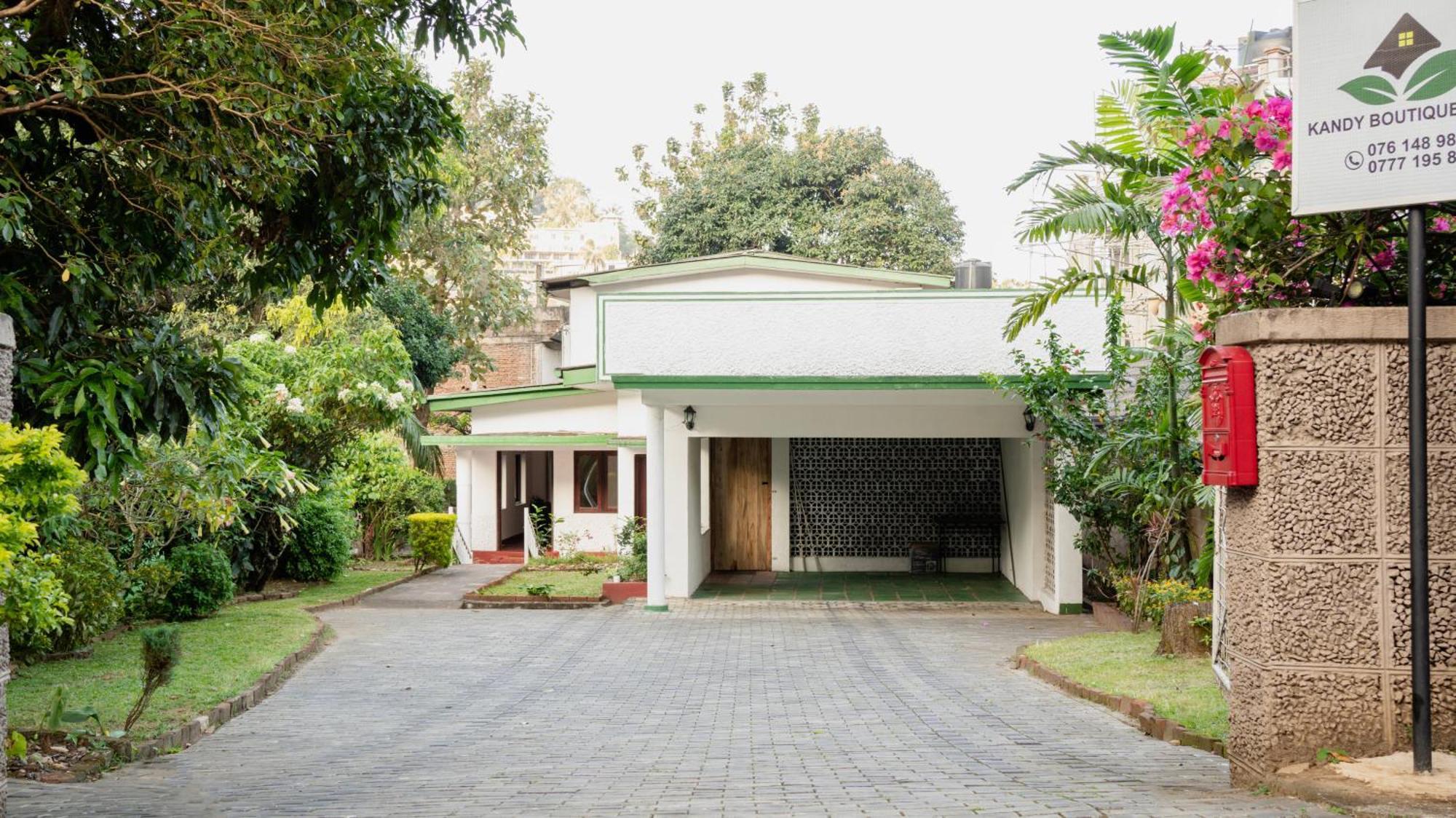 Kandy Boutique Villa By Fortuna Bungalows Exterior photo